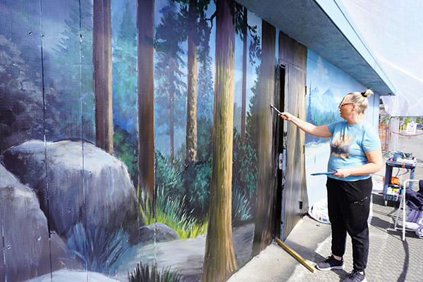 New Mural in Downtown Everett Reflects Art Inside Imagine Children’s Museum |...